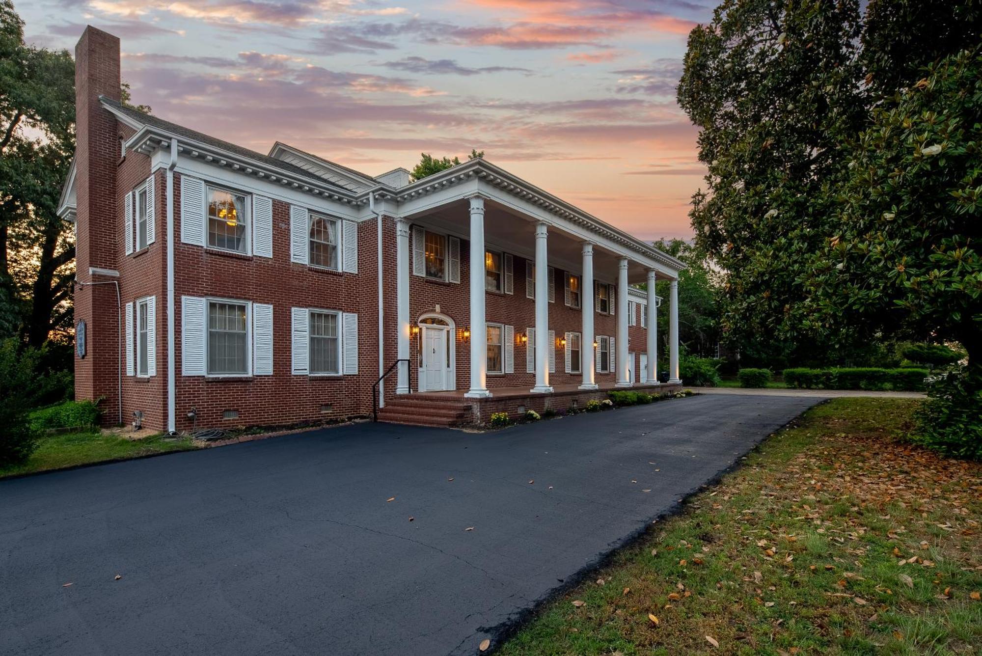 Beland Mansion-Royal Crown Suite! Fort Smith Εξωτερικό φωτογραφία