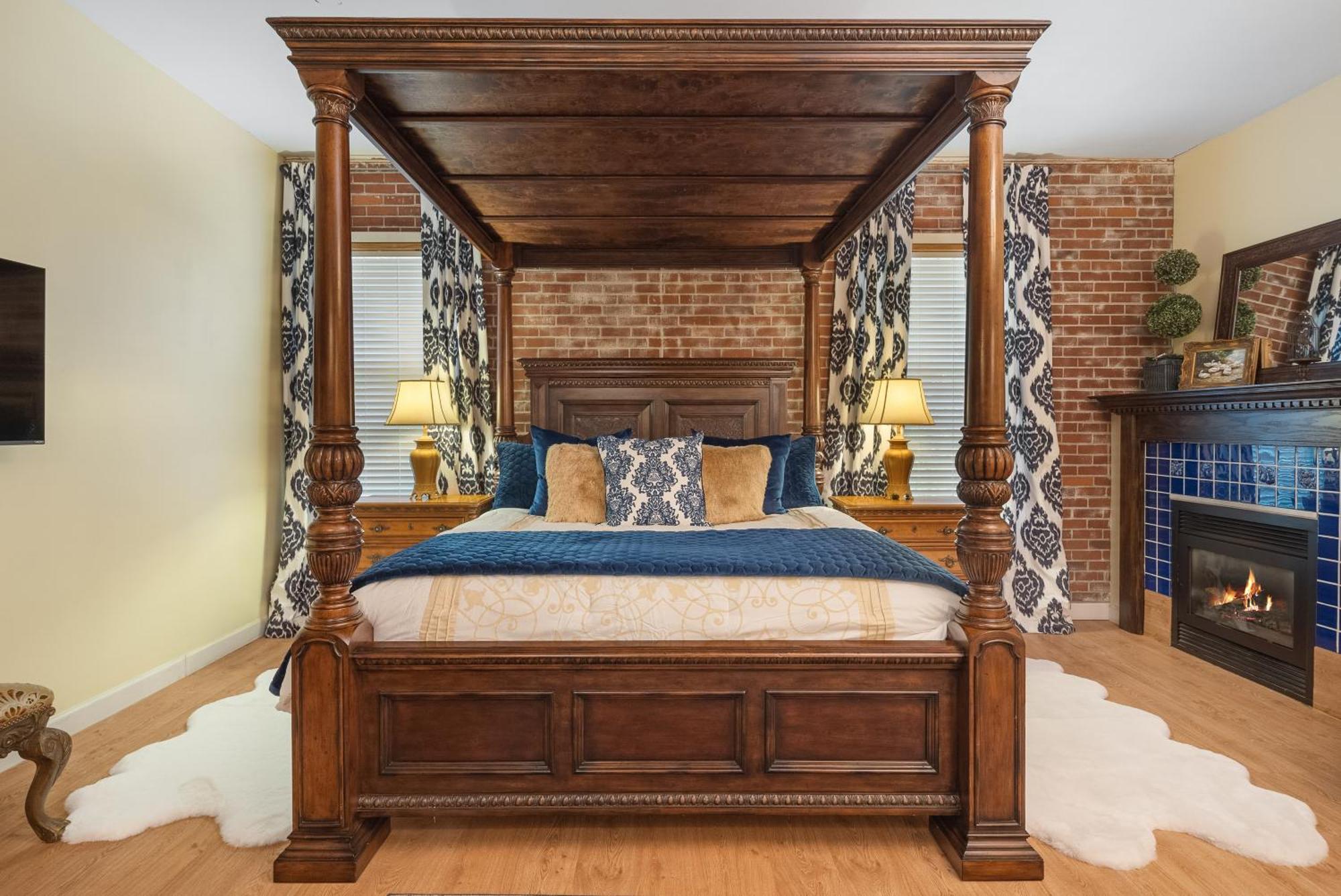 Beland Mansion-Royal Crown Suite! Fort Smith Εξωτερικό φωτογραφία